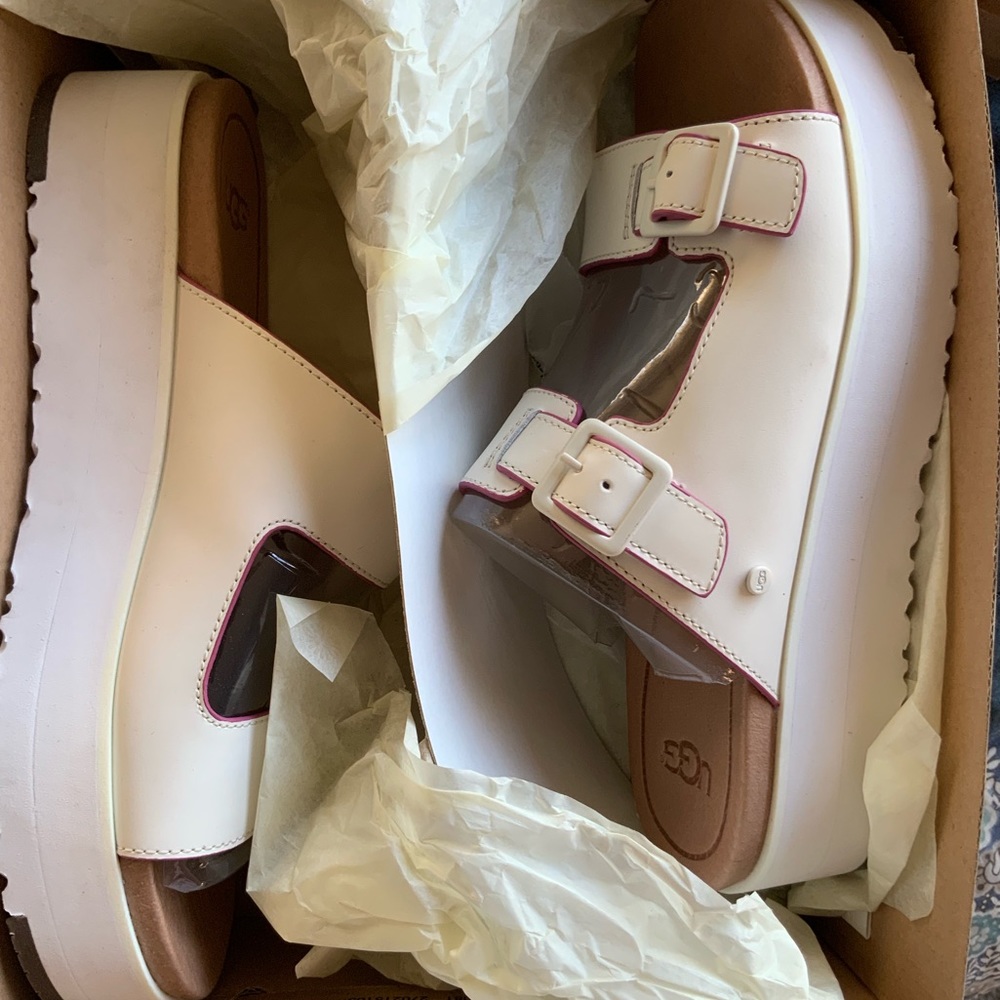 Ugg platform sandals size 7